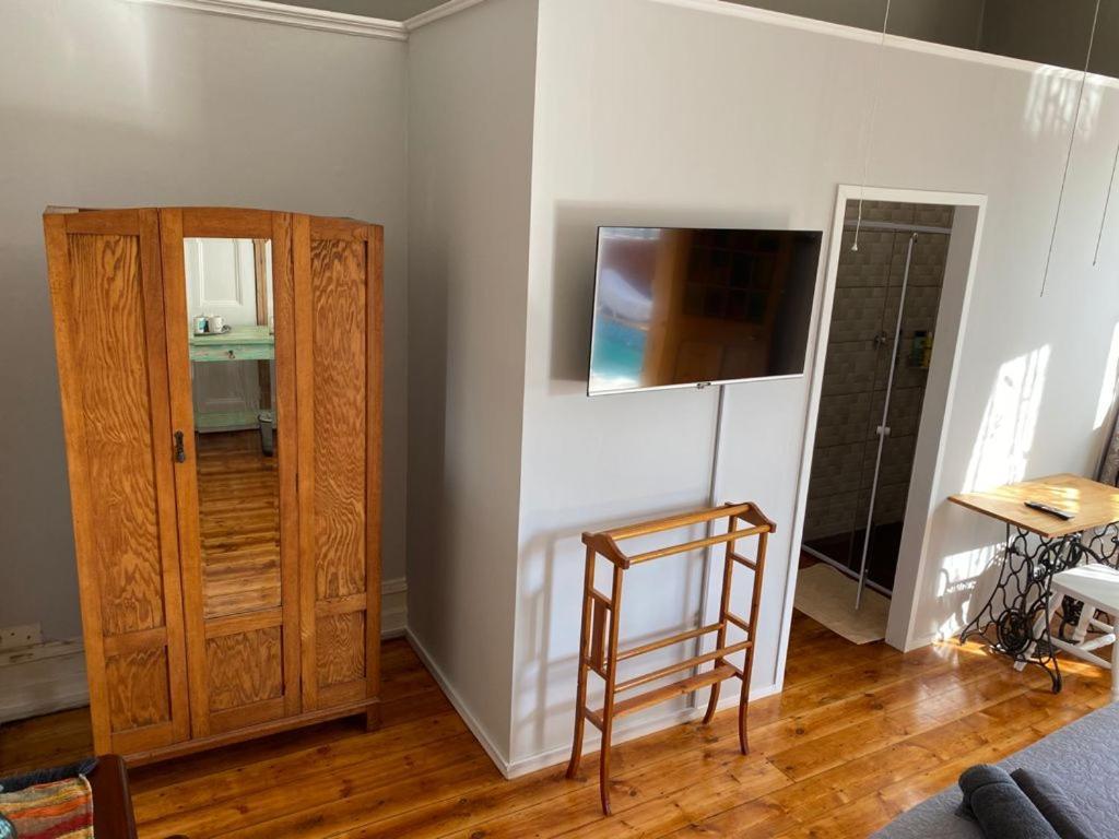 Heath Villa - Private Room Port Elizabeth Exterior photo