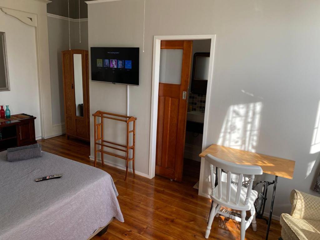 Heath Villa - Private Room Port Elizabeth Exterior photo
